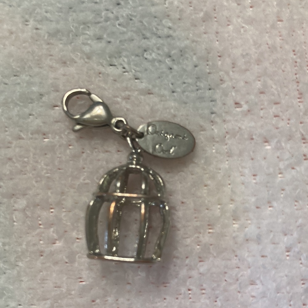 Charms/Plates - Picture 10 of 10